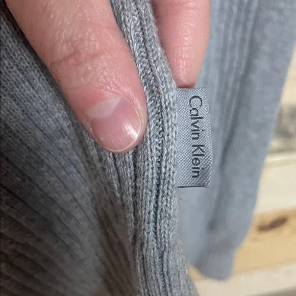 Calvin Klein size large Gray Mock-neck QuarterZip Super Soft Stretchy Sweater